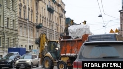 Уборка снега в Петербурге