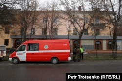 Өрт болған хостел осы үйдің астыңғы және бірінші қабатында орналасқан.