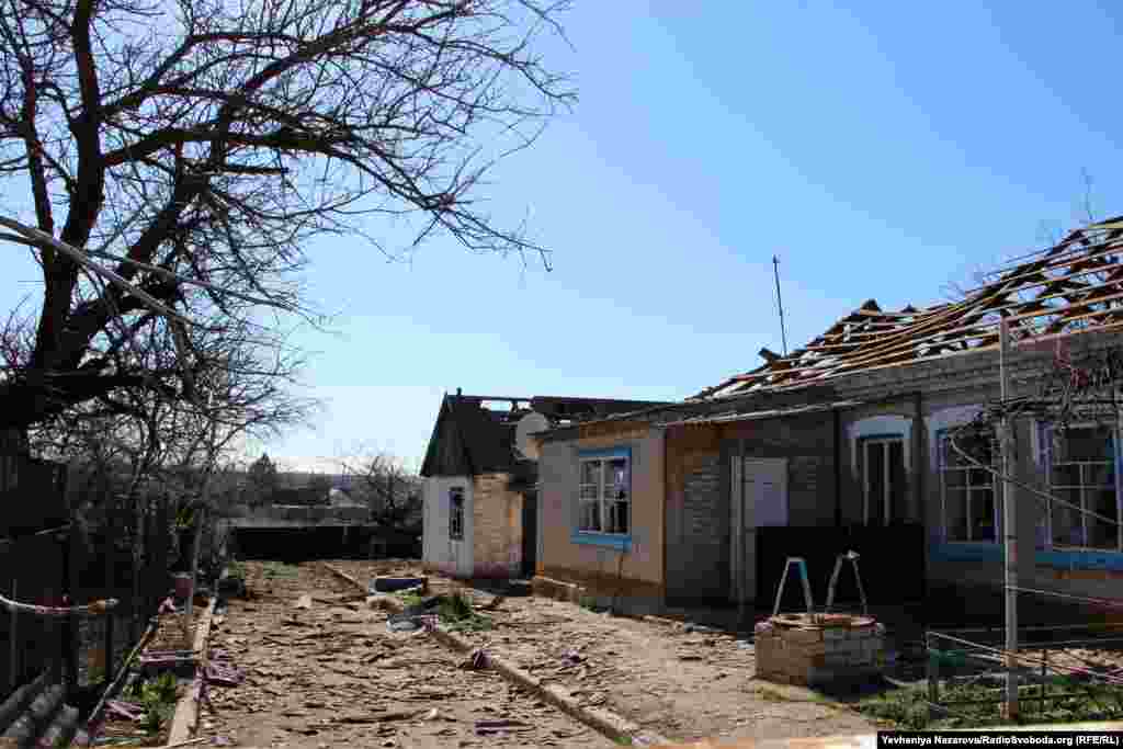 Під час візиту до Гуляйполя кореспондентка Радіо Свобода у супроводі військових побувала на кількох вулицях міста, які зазнали руйнувань внаслідок обстрілів військами РФ