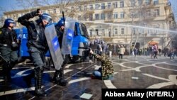 Фотогалерея с акции протеста под лозунгом «Нет – солдатским смертям!»