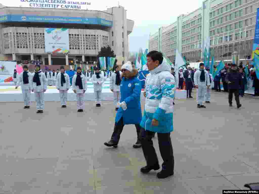 Алматы әкімі Бауыржан Байбек 28-ші қысқы универсиада алауын жағу салтанатына келе жатыр