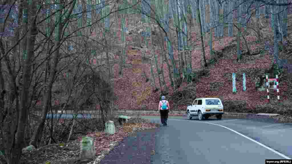 Автодорога Бахчисарай &ndash; Ялта веде на плато Ай-Петрі