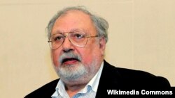 Кандидат от оппозиционного Национального совета демократических сил Рустам Ибрагимбеков