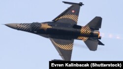 Türkiyə hərbi hava donanmasının F-16 qırıcısı