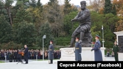 Володимир Путін на відкритті пам'ятника Олександру Третьому в Лівадійському палаці. Ялта, 18 листопада 2017 року