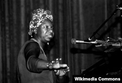 Nina Simone Fransadaykən.