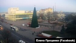 Новорічна ялинка в Сімферополі, грудень 2020 року