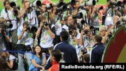 Euro 2012 чемпионаты кезінде жұмыс істеген БАҚ өкілдері. Киев, 1 маусым 2012 жыл.