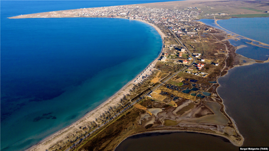 Краєвид з висоти пташиного польоту на Міжводне. Околиці Міжводного на початку січня &ndash; у фотогалереї